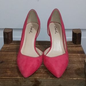 Qupid Suede Coral Pumps
